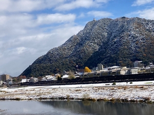 2025�N12��4�������m����B�e