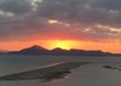 夕日に映える河口